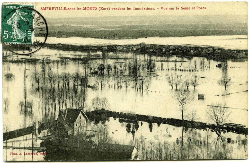 Carte postale 1910. Amfreville sous les Monts (27). Source : collection Archives Départementales 27. Vue sur la Seine et Poses