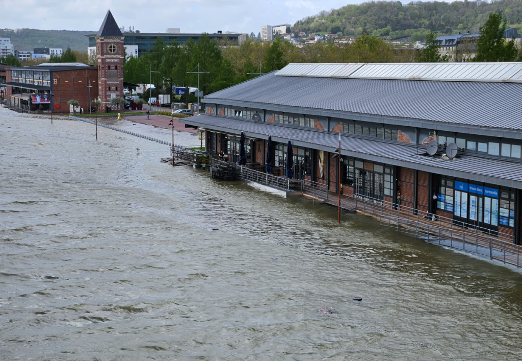 Débordement de la Seine sur les quais rive droite à Rouen, le 10/04/2024 (source : MRN)