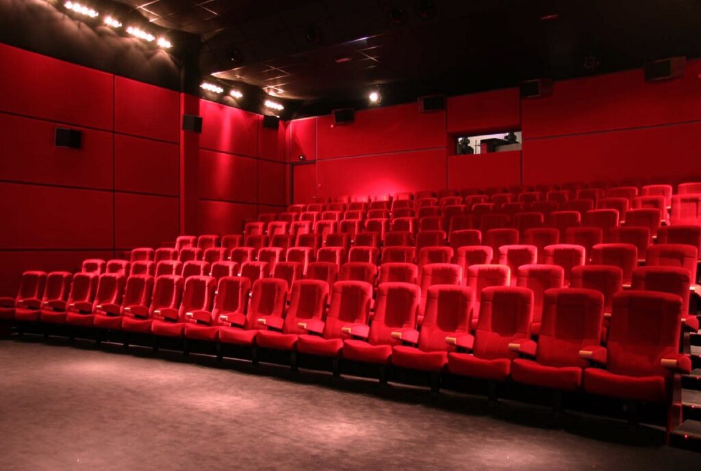 Salle du cinema MEGARAMA à Louviers