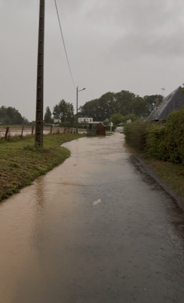 Route inondée à BOIS D'ENNEBOURG lors de l'orage du 28/08/2026